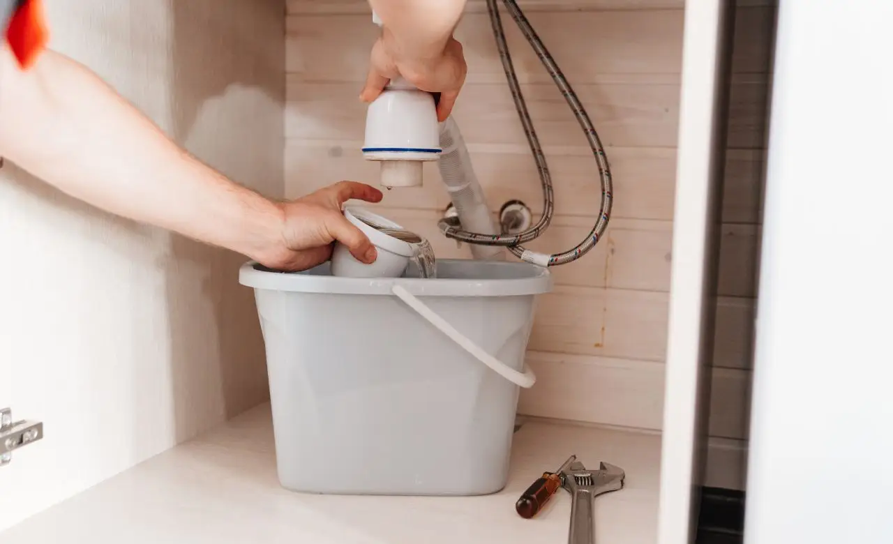 Perché il sifone perde acqua? Ecco la causa più frequente