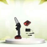 Scopri la mini motosega a batteria: potatura facile e veloce per ogni giardino