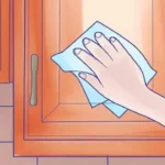 Il trucco per pulire i mobili della cucina in un minuto senza dover risciacquare